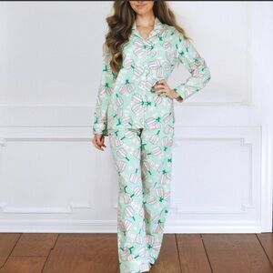 8 Oak Lane Women’s Medium Pickleball 2 Piece Pajama Set Long Sleeve Pants